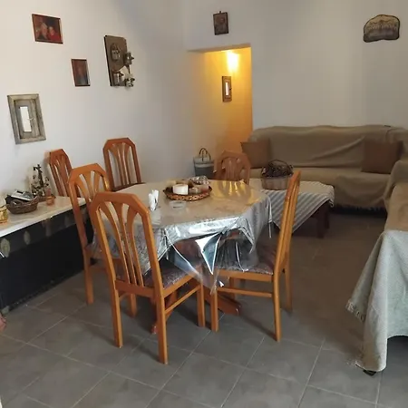 Ilias Semesterbostad *